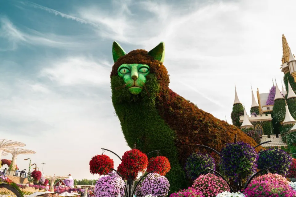 dubai miracle garden gigant