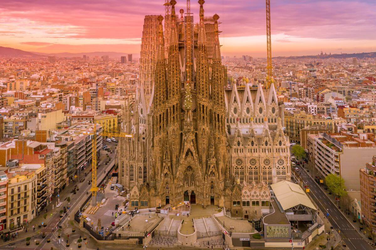 bazylika sagrada familia bryła zewnętrzna