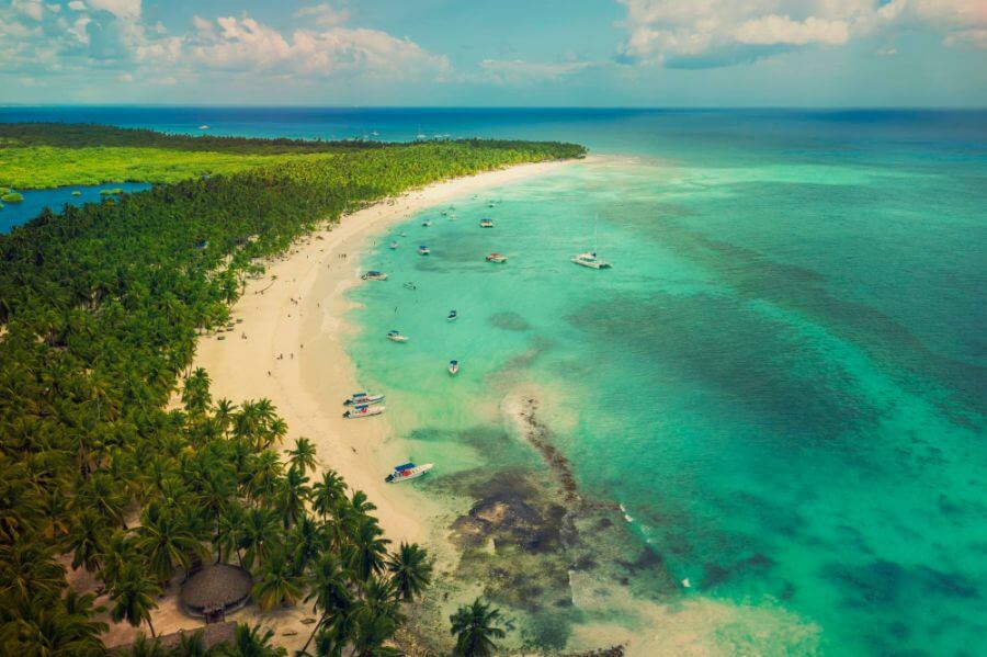 dominikana kiedy jechać piękna plaża nad oceanem