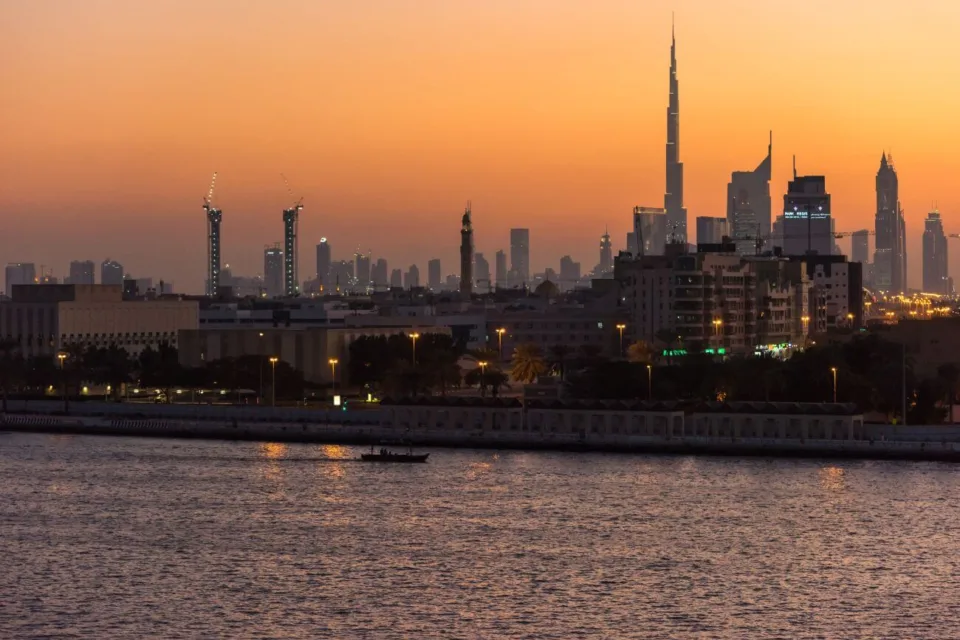 dubai creek tower zachód