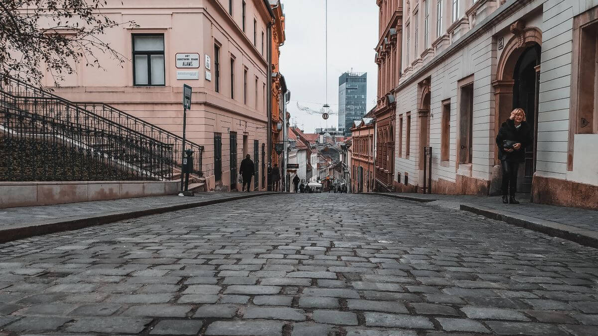 muzeum zerwanych związków położenie