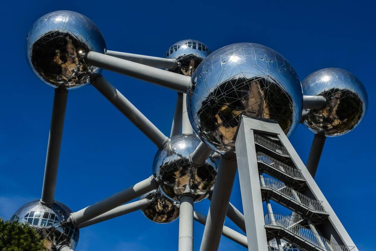 atomium widok z bliska